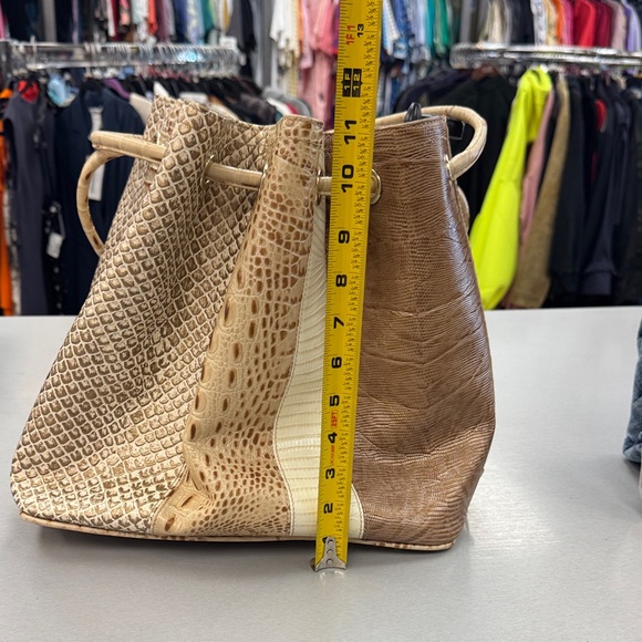 Chic Tan and Brown BRAHMIN Women's Bag - Picture 11 of 13